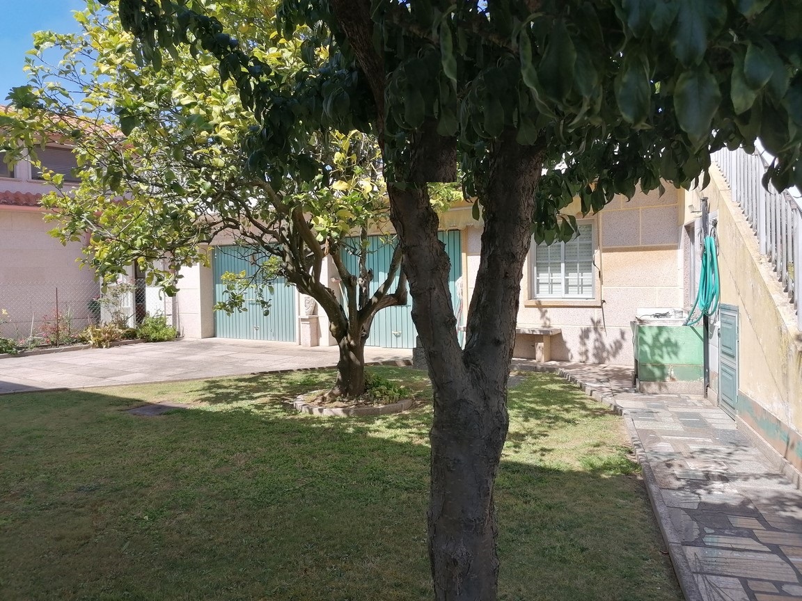 Villa for sale in Montalvo... A few meters from the sea...