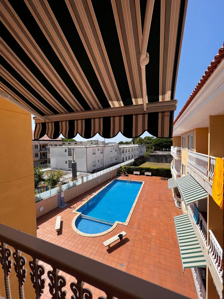 Sanxenxo: A7105: Estudio con terraza en urbanización con piscina, a 100 mts del mar...