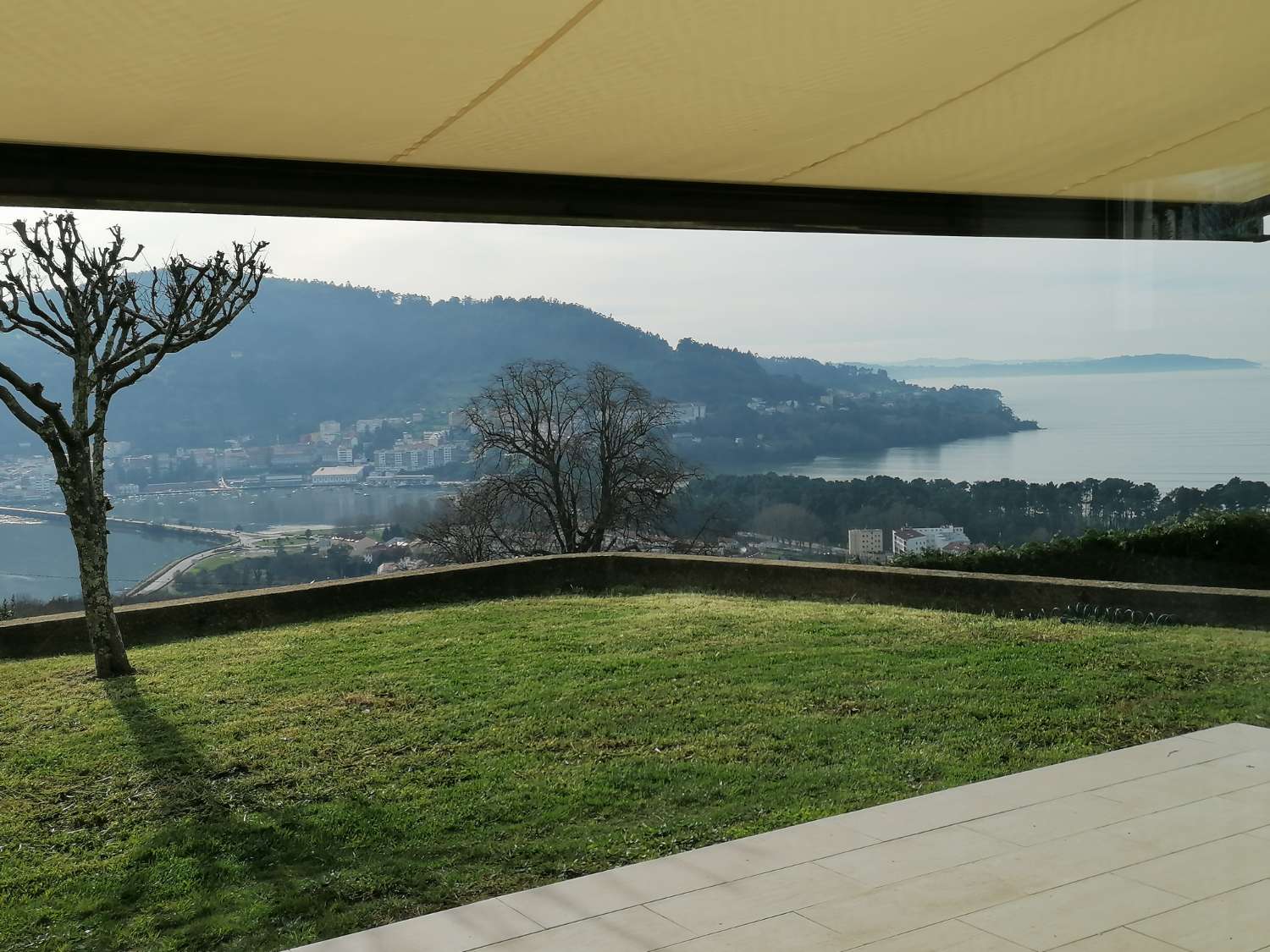 A Coruña: A7139: Cabanas: Minimalistische Villa mit unglaublichem Blick auf die Ria de Ares...