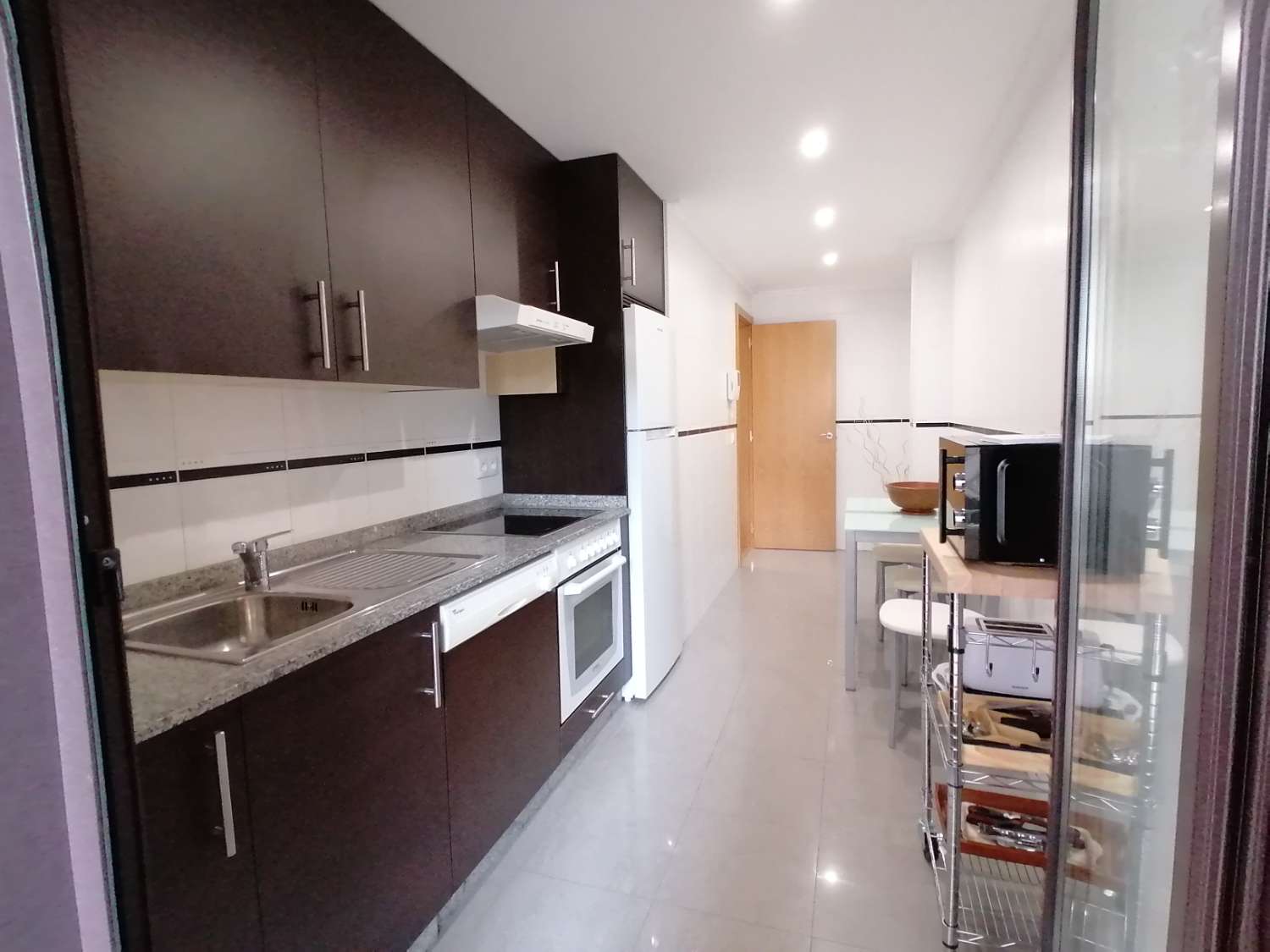 Sanxenxo: Piso de alquiler para todo el año, 2 dormitorios con garaje, piscina comunitaria....