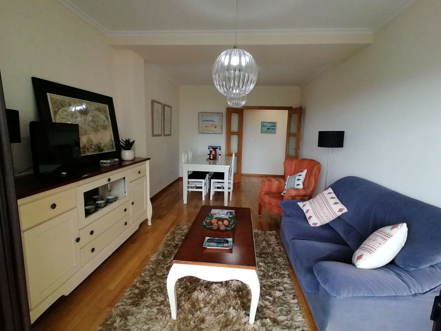 Sanxenxo: Piso de alquiler para todo el año, 2 dormitorios con garaje, piscina comunitaria....