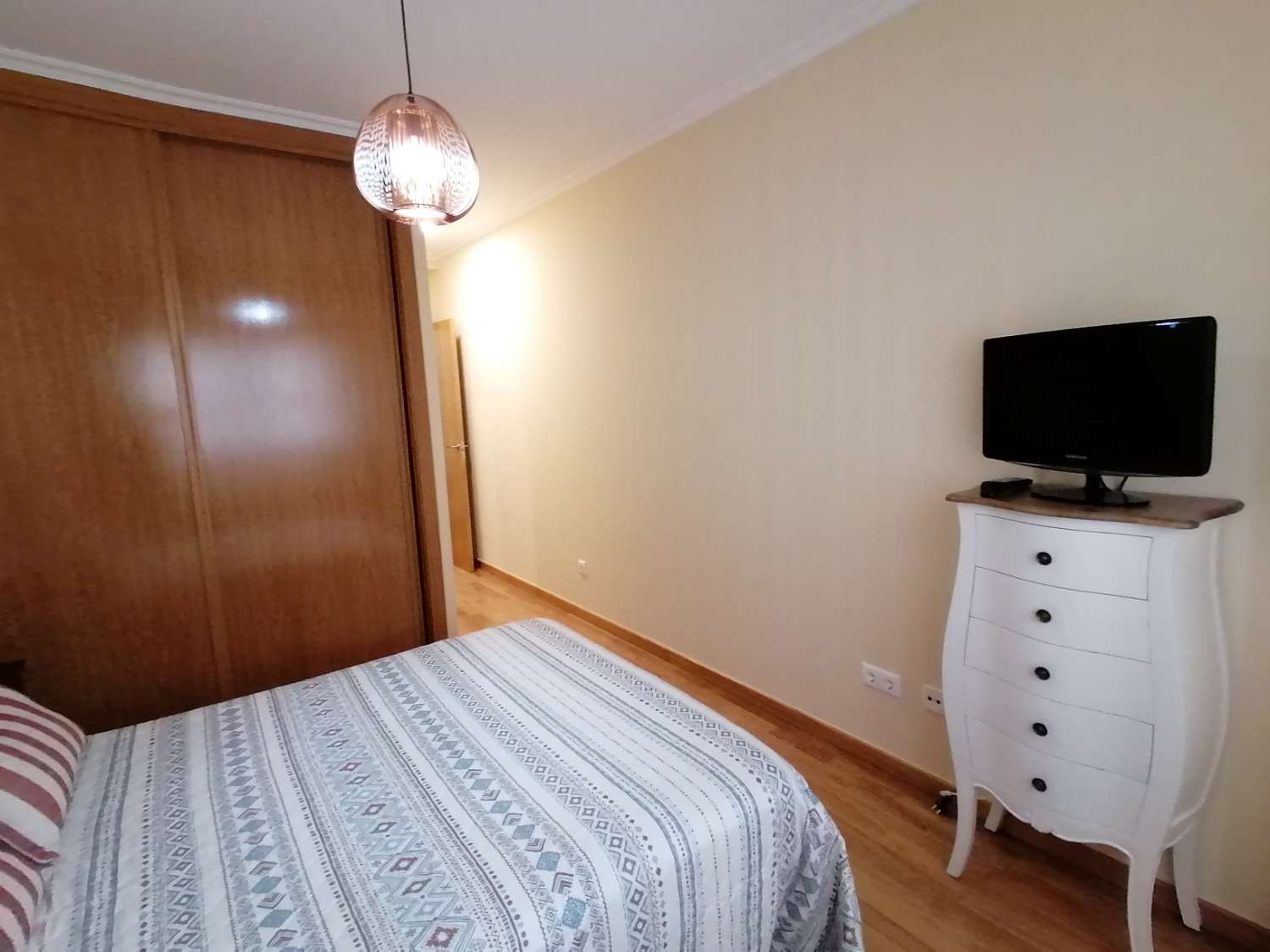 Sanxenxo: Piso de alquiler para todo el año, 2 dormitorios con garaje, piscina comunitaria....