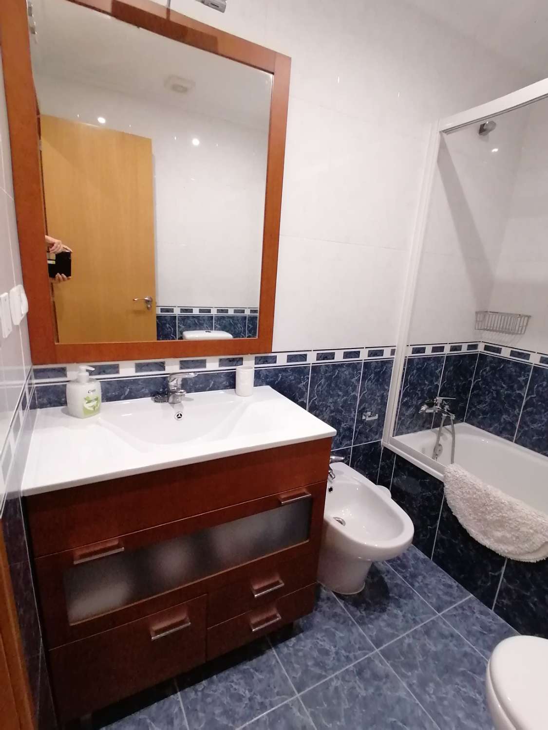 Sanxenxo: Piso de alquiler para todo el año, 2 dormitorios con garaje, piscina comunitaria....