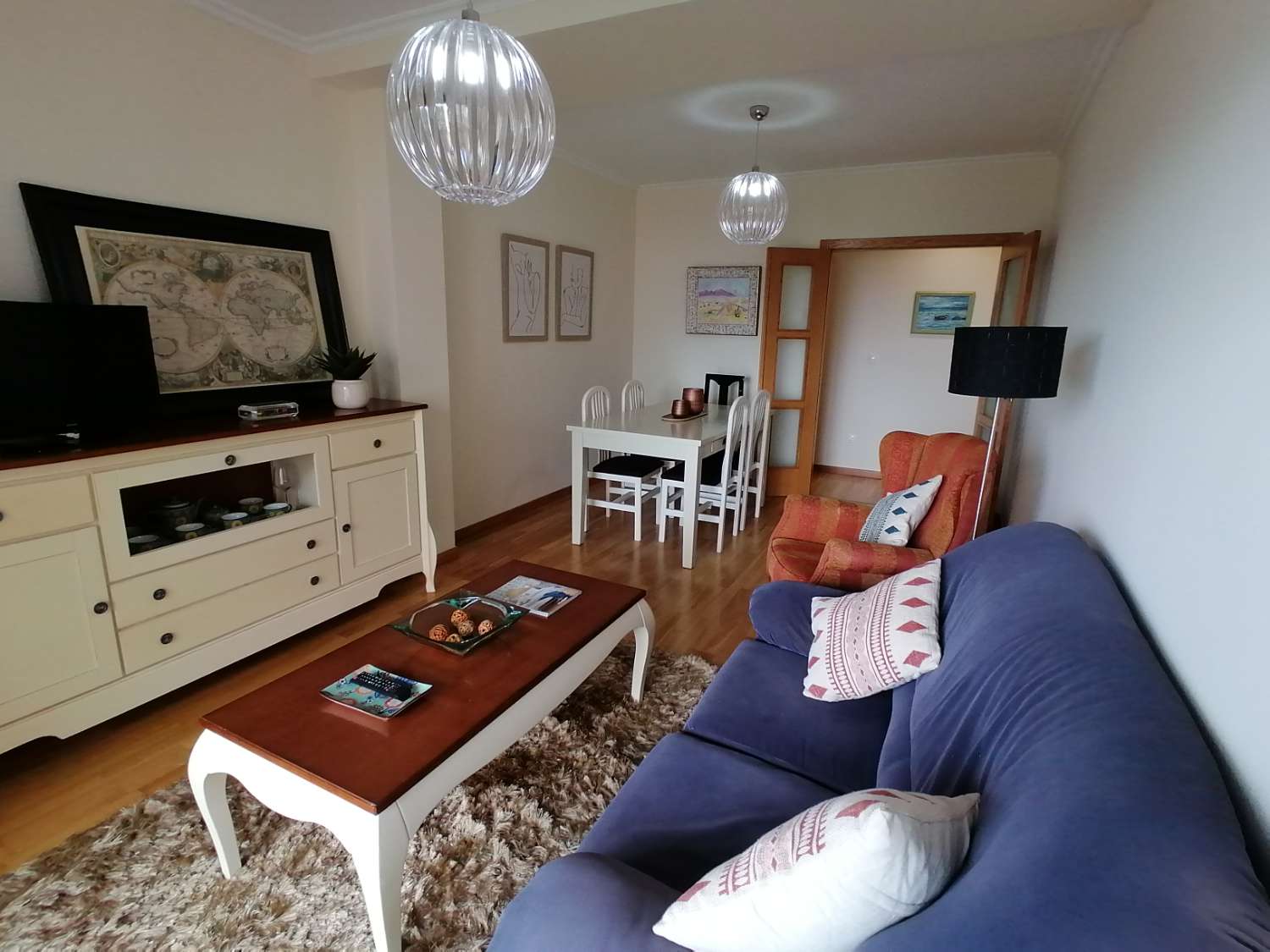 Sanxenxo: Piso de alquiler para todo el año, 2 dormitorios con garaje, piscina comunitaria....