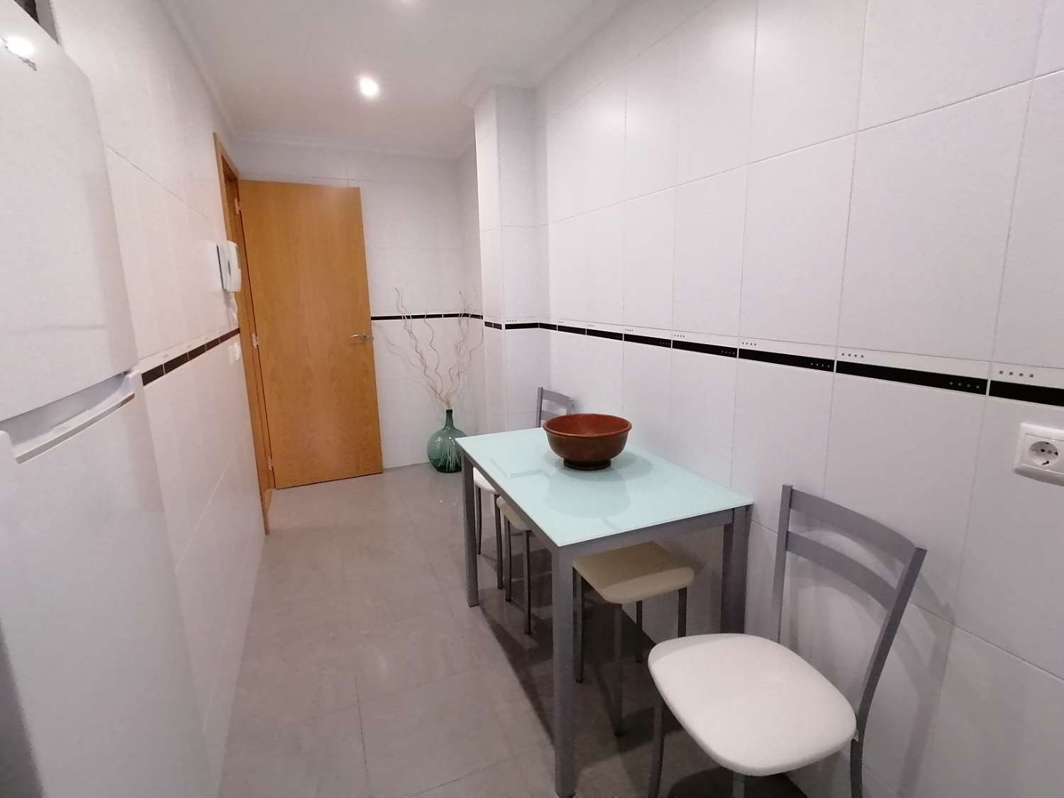 Sanxenxo: Piso de alquiler para todo el año, 2 dormitorios con garaje, piscina comunitaria....
