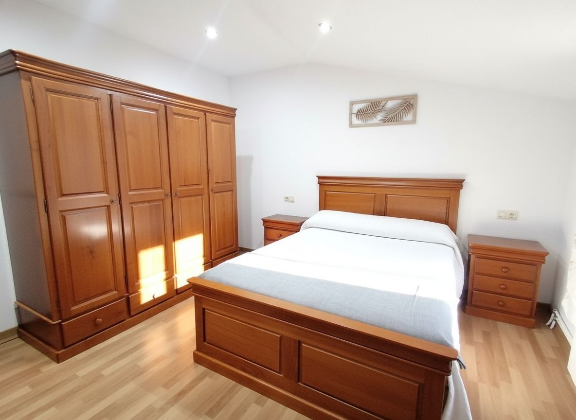 Vilaxoan: coqueta casa muy céntrica, se ofrece en alquiler para larga temporada