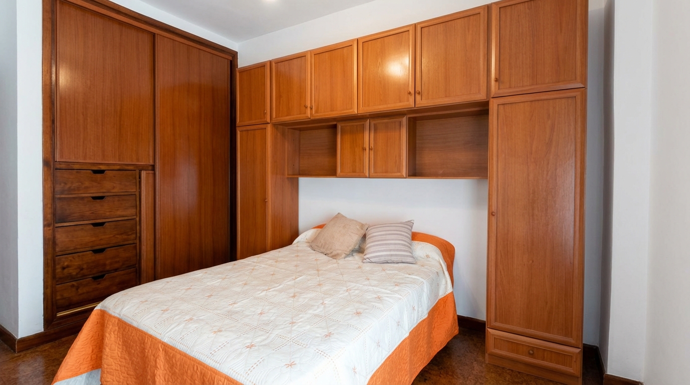 **Encantador piso exterior con terraza y jardines comunitarios**