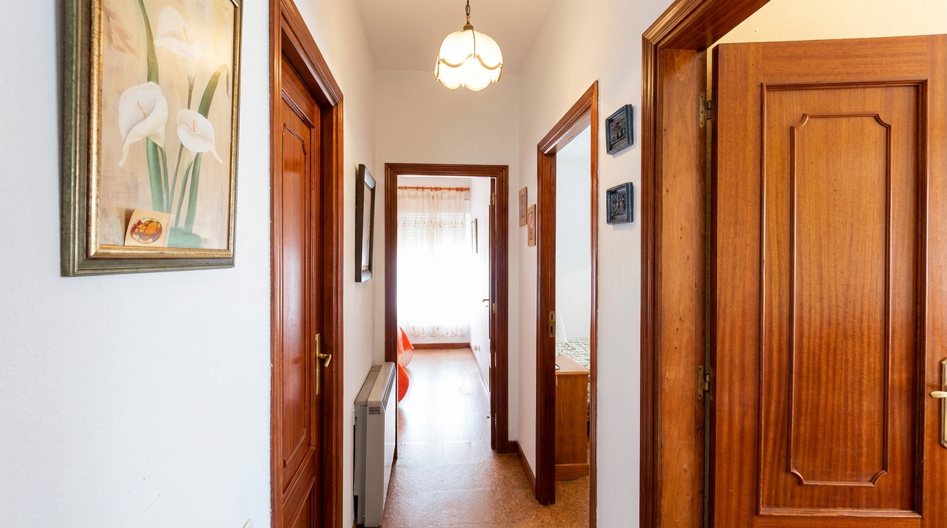 **Encantador piso exterior con terraza y jardines comunitarios**