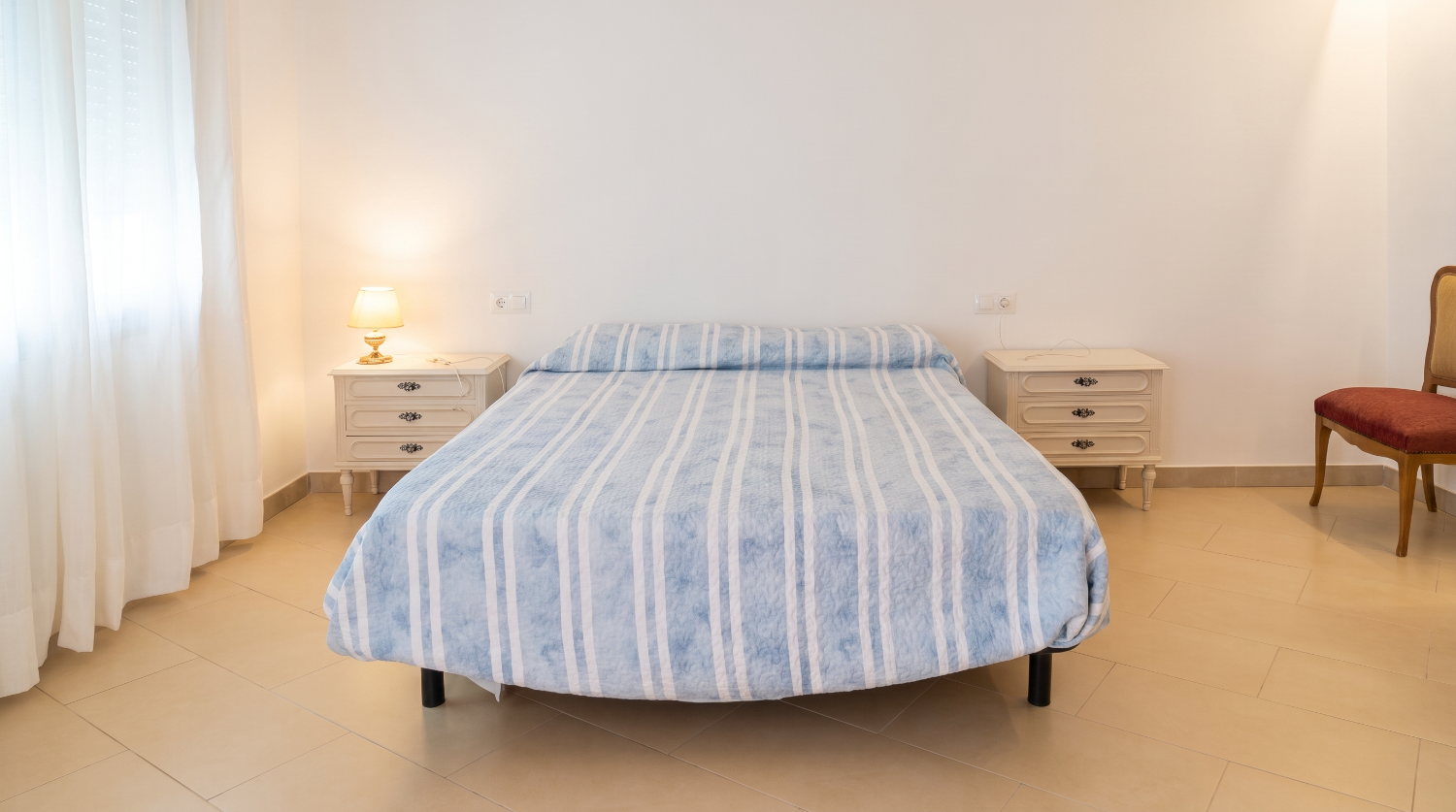 Sanxenxo: very spacious renovated apartment a few meters from the Madama.... Do you know him..?