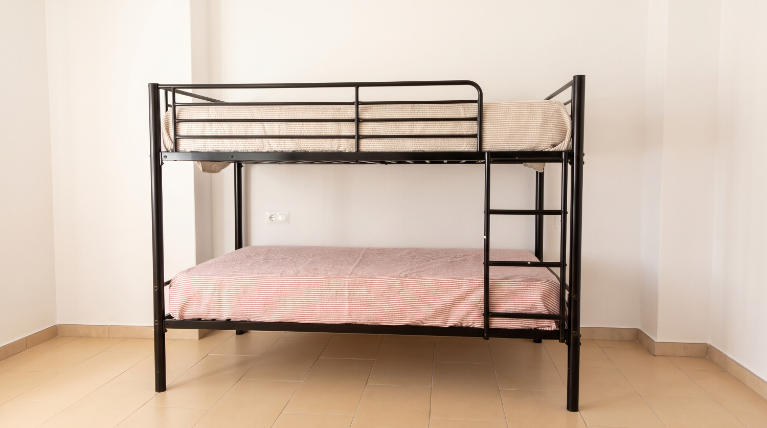 Sanxenxo: very spacious renovated apartment a few meters from the Madama.... Do you know him..?