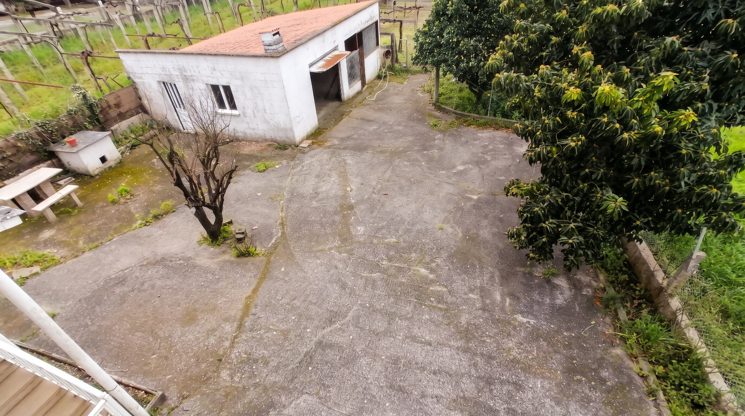 Meis: Casa - chalet independiente con finca en Mosteiro