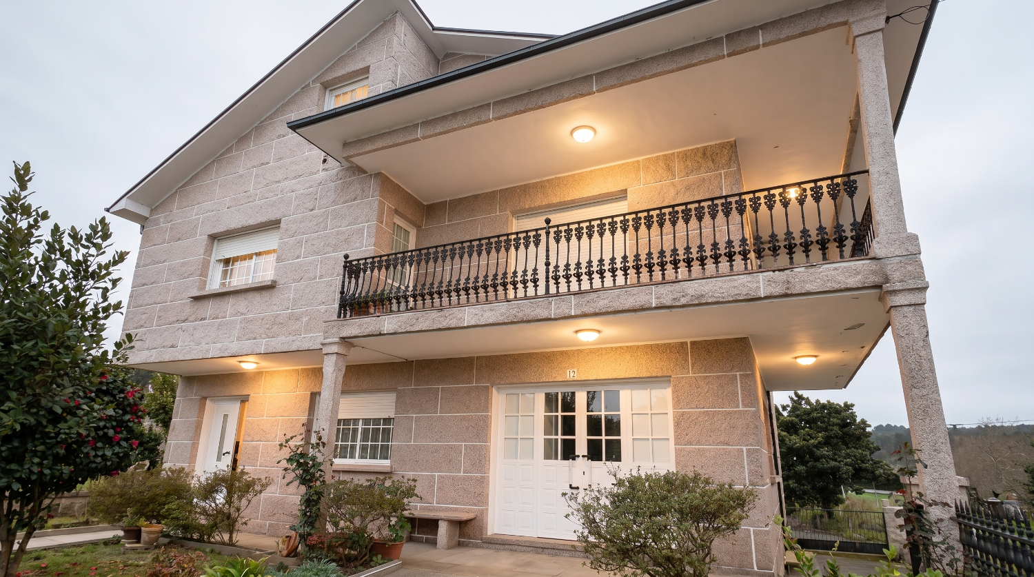 Meis: Casa - chalet independiente con finca en Mosteiro