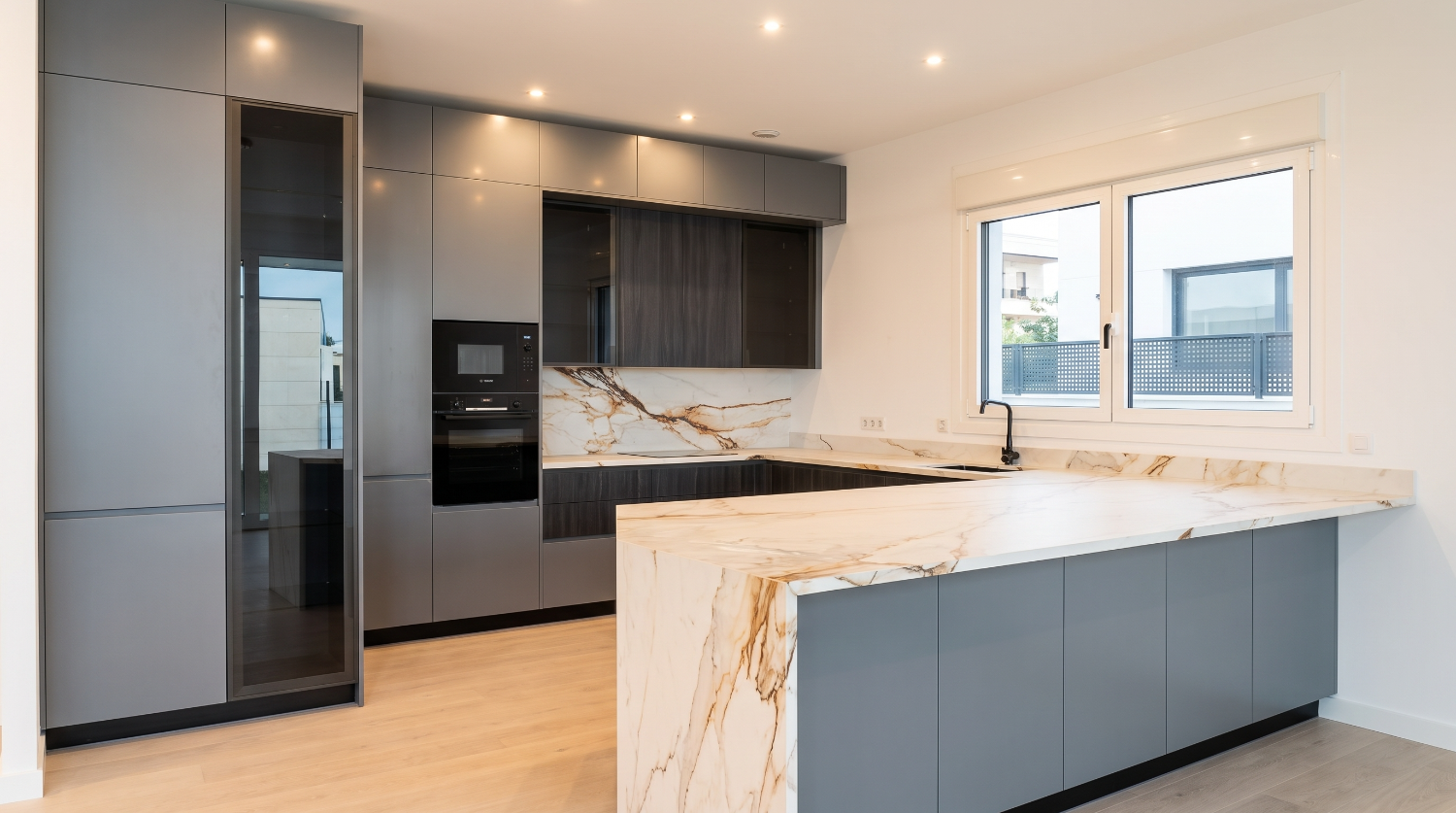 Sanxenxo: Magnifico chalet minimalista de estilo moderno con vistas a la Ria de Pontevedra