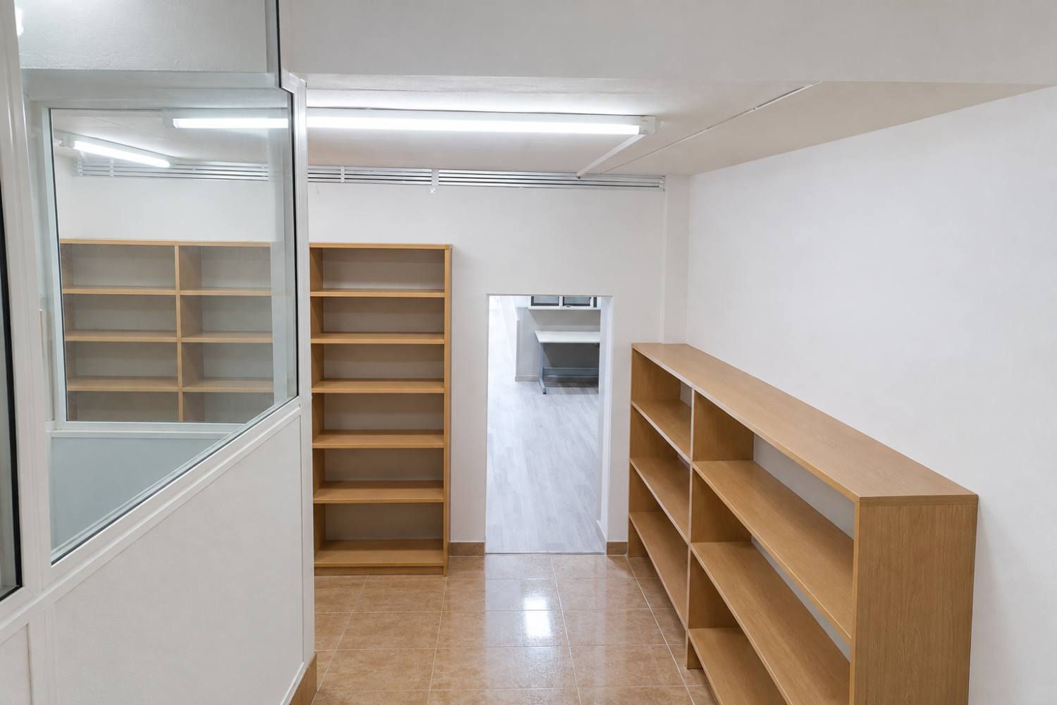 Sanxenxo: amplio local se ofrece en alquiler en c. Progreso.