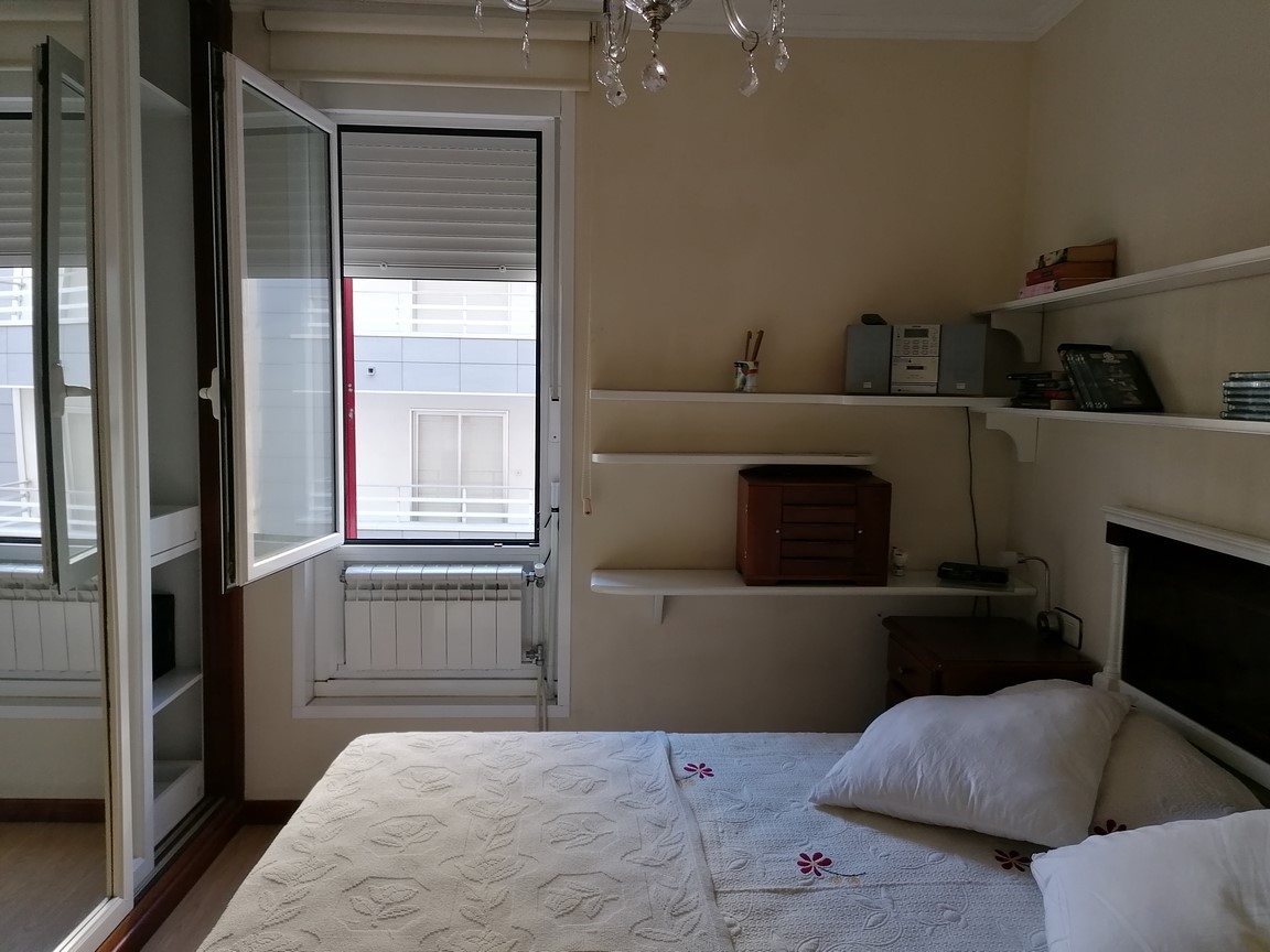 SANXENXO: C/Madrid, primera linea de mar... Piso 2 dormitorios, con garaje ... vistas unicas al mar...