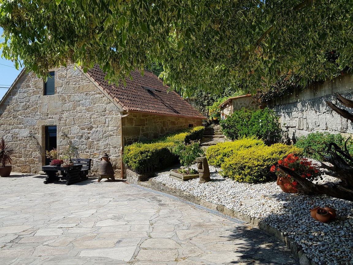 Vilanova de Arousa: Villa indipendente con piscina all'aperto circondata da giardini...