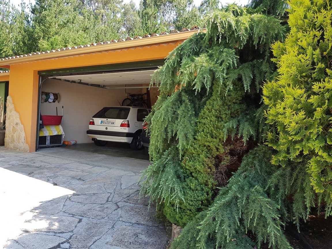 Vilanova de Arousa: Villa indipendente con piscina all'aperto circondata da giardini...