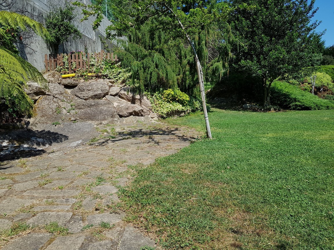 Vilanova de Arousa: Villa indipendente con piscina all'aperto circondata da giardini...