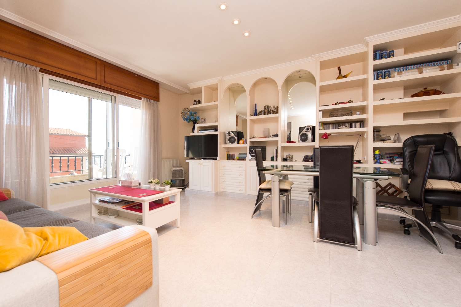 Sanxenxo: A7083: Appartamento con terrazza a 50 mt. del mare...