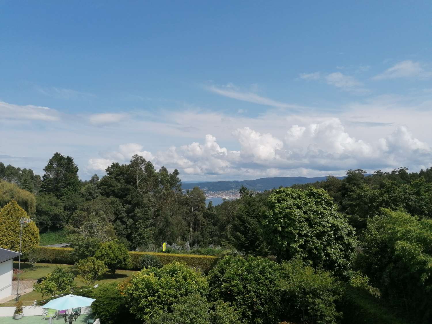 Poio: A7094: Samieira... Villa avec ferme, jardins, piscine extérieure... vue sur la mer...