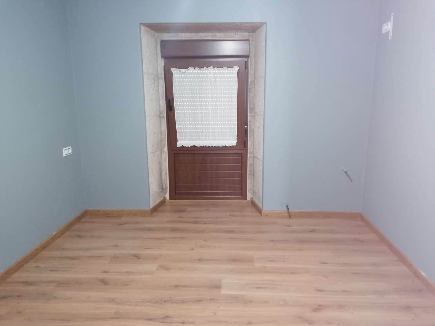 Cambados: A7109: House with farm, warehouse, vineyards... located in Castrelo.