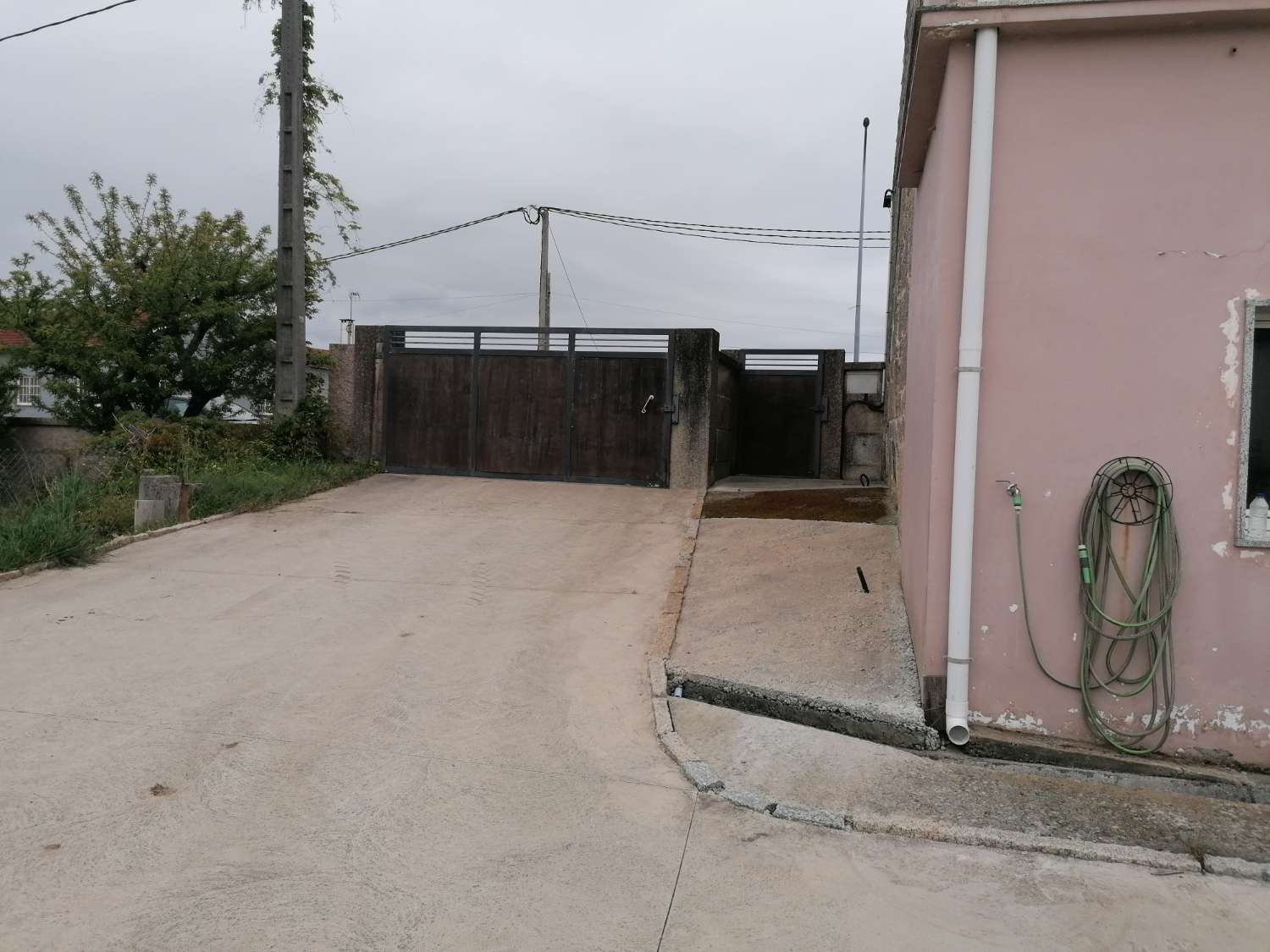 Cambados: A7109: Maison avec ferme, entrepôt, vignes... situé à Castrelo.