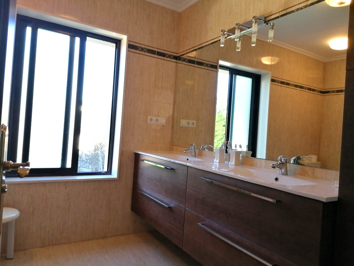 La Coruña: A7117: Santiago de Compostela: Semi-detached house in Urbanization....