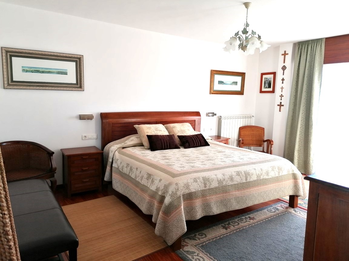La Coruña: A7117: Santiago de Compostela: Semi-detached house in Urbanization....