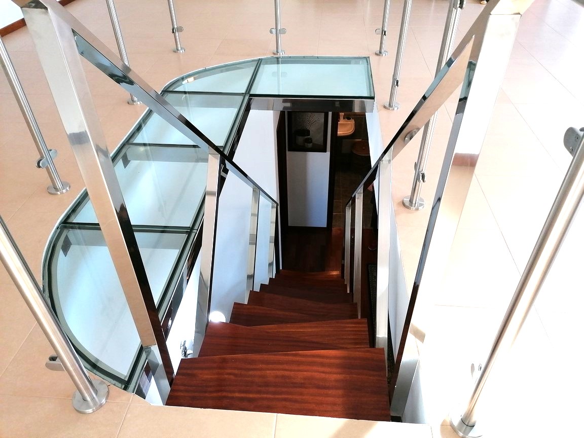La Coruña: A7117: Santiago de Compostela: Semi-detached house in Urbanization....
