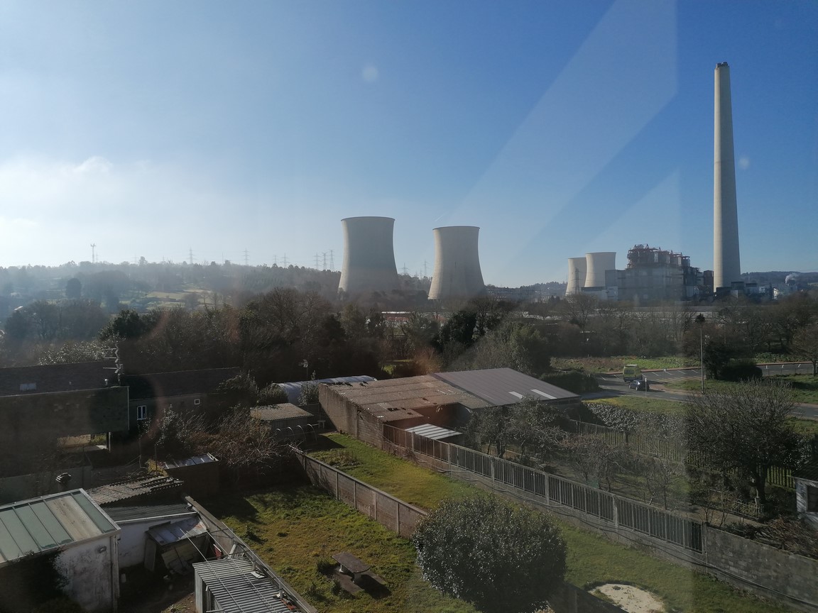 La Coruña: A7118: As Pontes: Duplex v centru města...