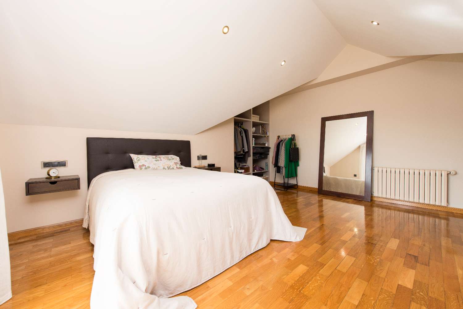 A Coruña: A7139: Cabanas: Minimalistische villa met een fantastisch uitzicht op de Ria de Ares...