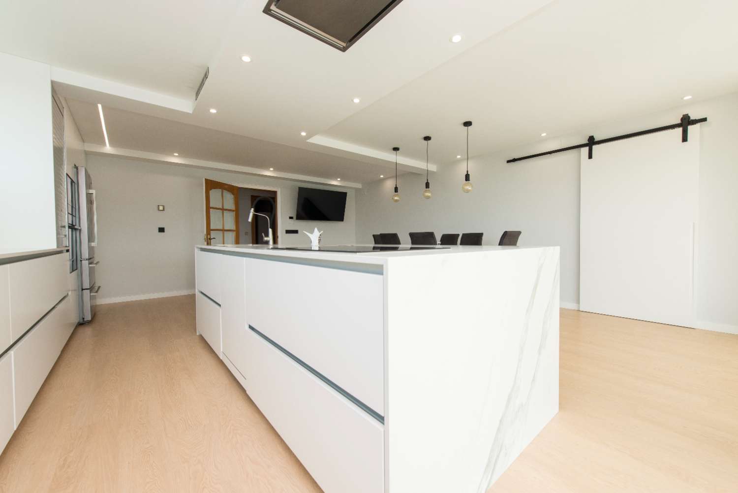 A Coruña: A7139: Cabanas: Minimalistische villa met een fantastisch uitzicht op de Ria de Ares...