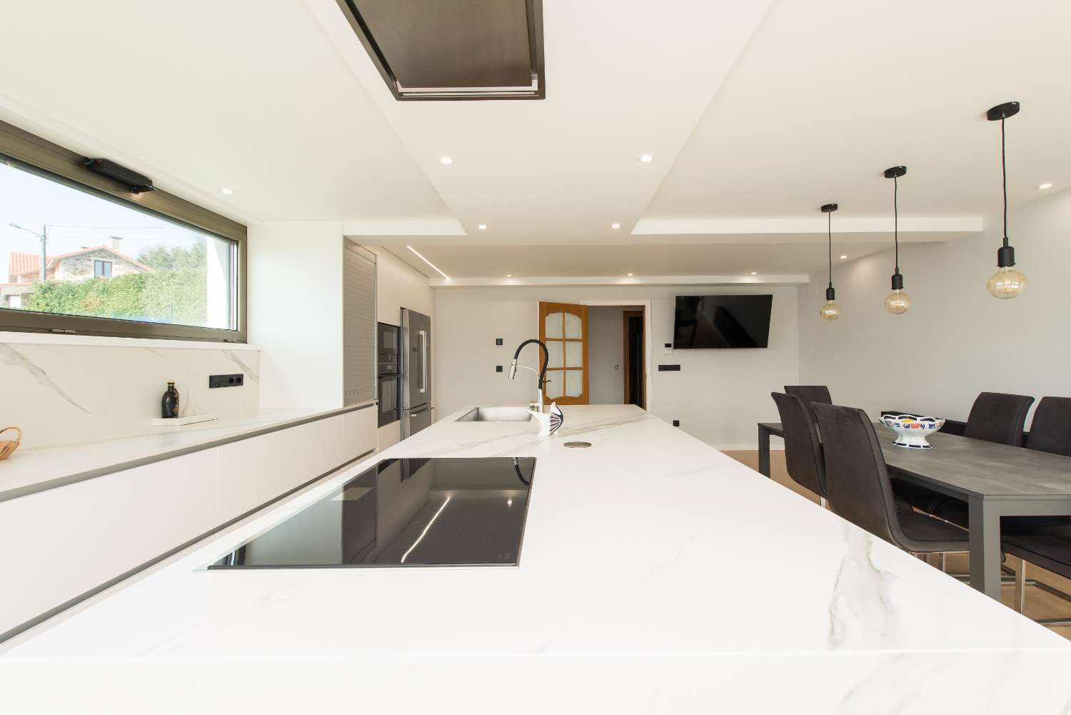 A Coruña: A7139: Cabanas: Minimalistische villa met een fantastisch uitzicht op de Ria de Ares...