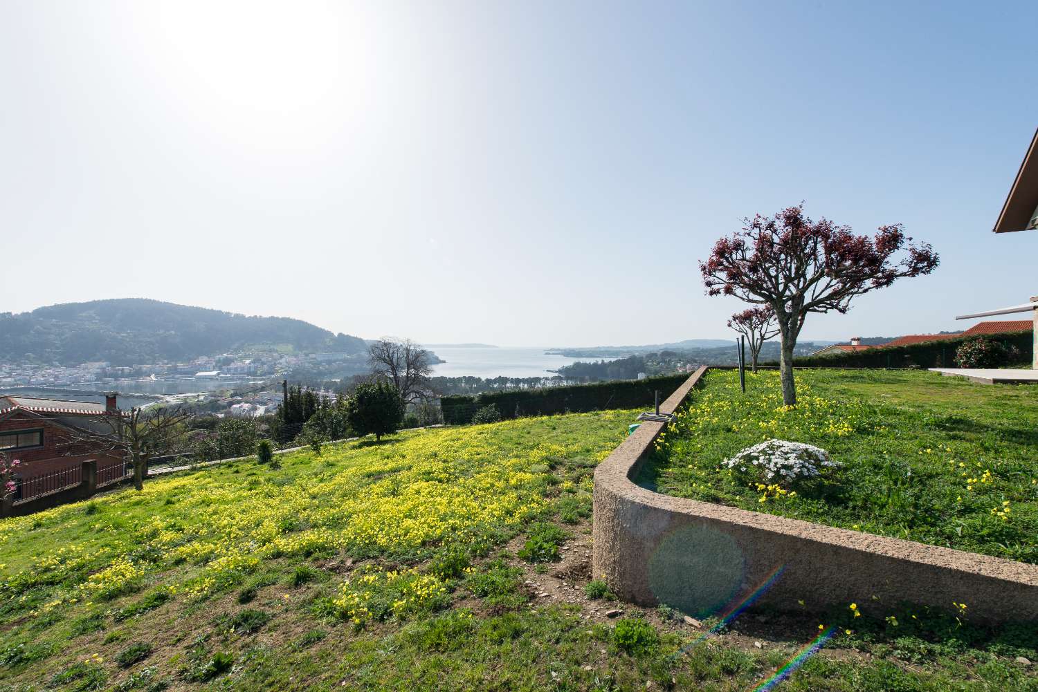 A Coruña: A7139: Cabanas: Minimalistische villa met een fantastisch uitzicht op de Ria de Ares...