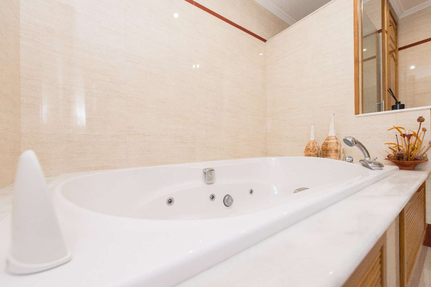 A Coruña: A7139: Cabanas: Minimalistische villa met een fantastisch uitzicht op de Ria de Ares...