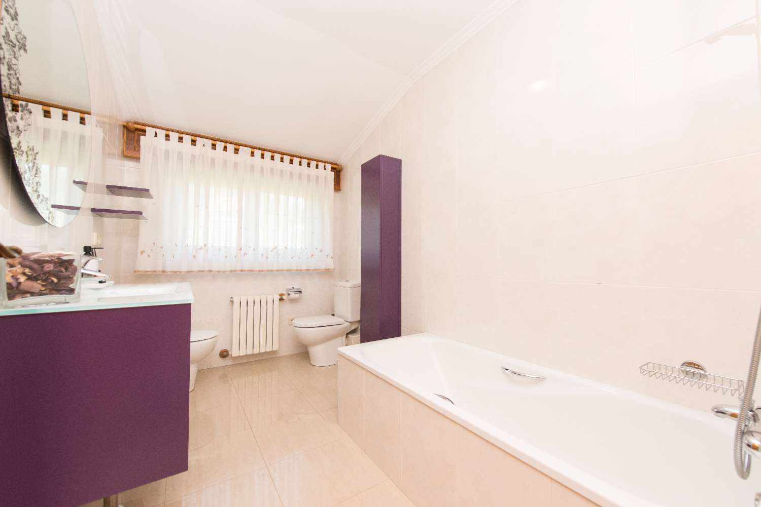 A Coruña: A7139: Cabanas: Minimalistische villa met een fantastisch uitzicht op de Ria de Ares...