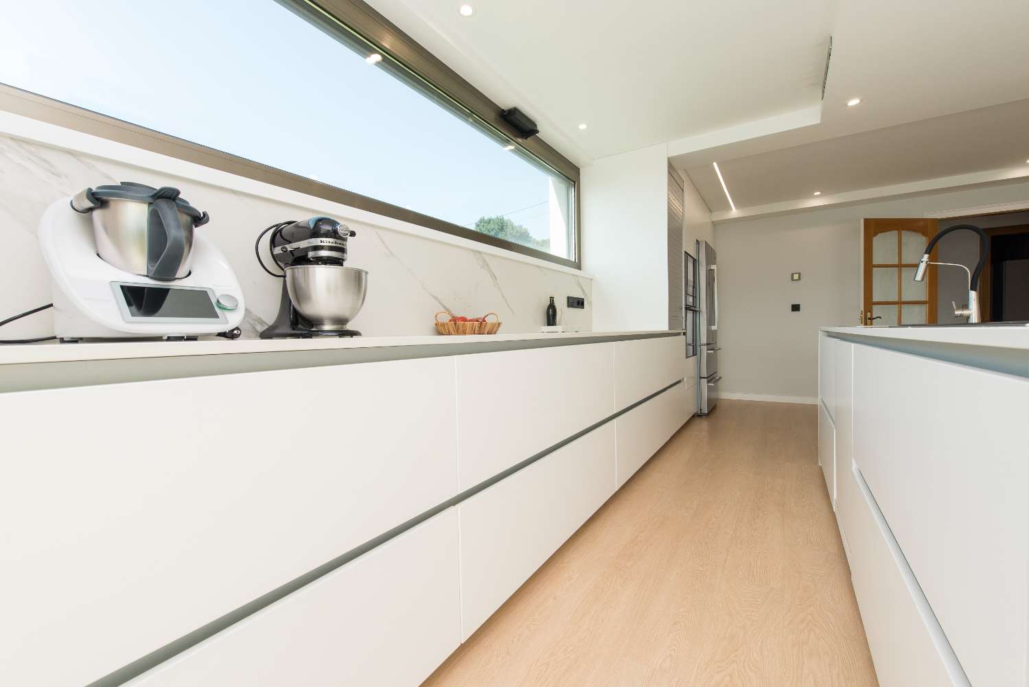 A Coruña: A7139: Cabanas: Minimalistische villa met een fantastisch uitzicht op de Ria de Ares...