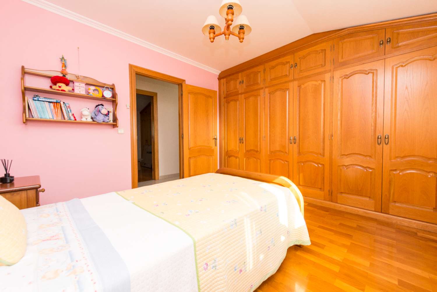 A Coruña: A7139: Cabanas: Minimalistische villa met een fantastisch uitzicht op de Ria de Ares...