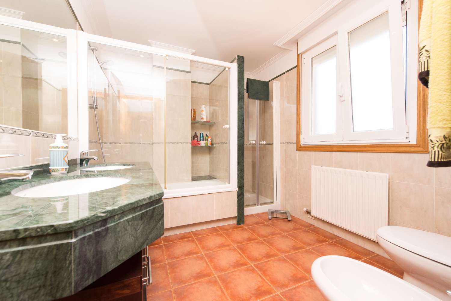 Sanxenxo: A7177: Villalonga, Rouxique: Semi-detached villa in urbanization with swimming pool, gardens, sea views...