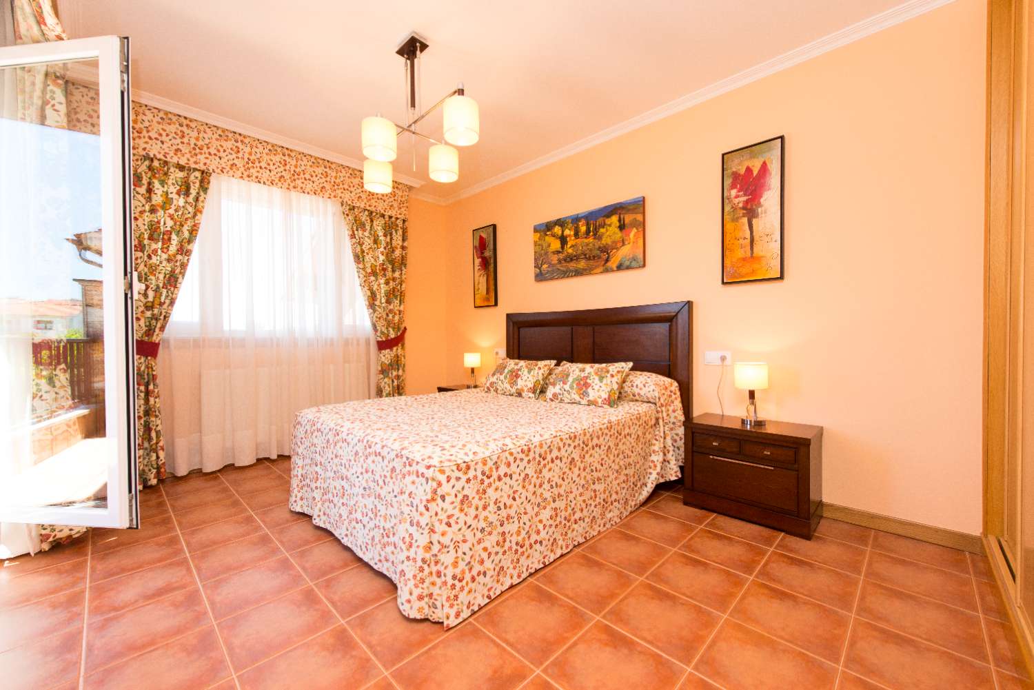 Sanxenxo: A7177: Villalonga, Rouxique: Semi-detached villa in urbanization with swimming pool, gardens, sea views...
