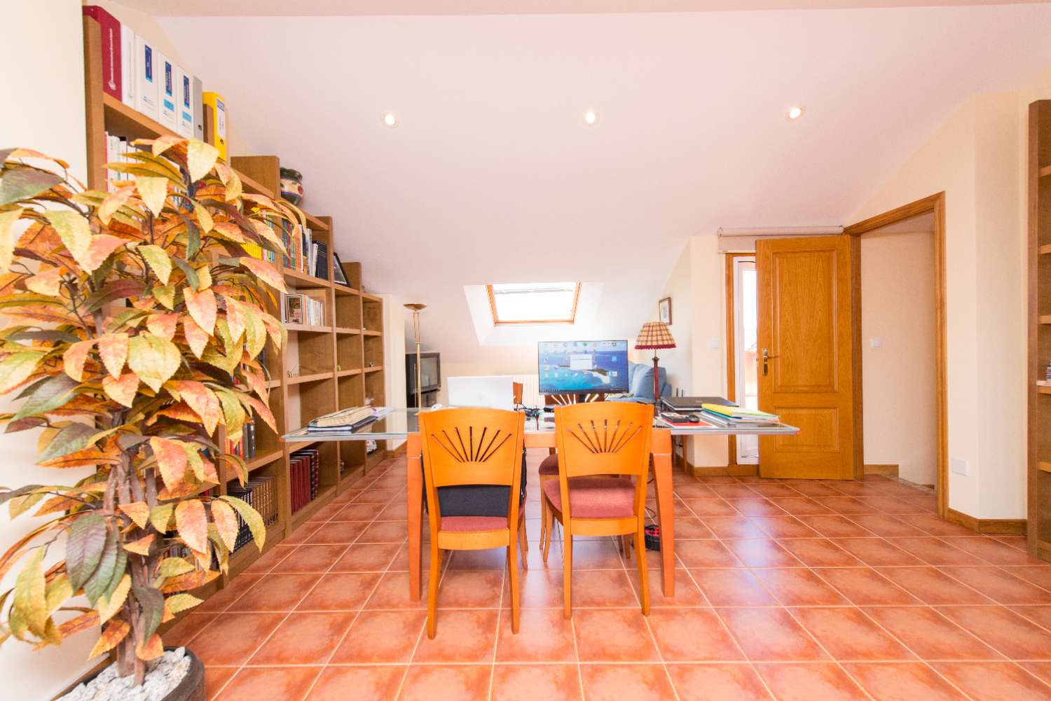 Sanxenxo: A7177: Villalonga, Rouxique: Semi-detached villa in urbanization with swimming pool, gardens, sea views...