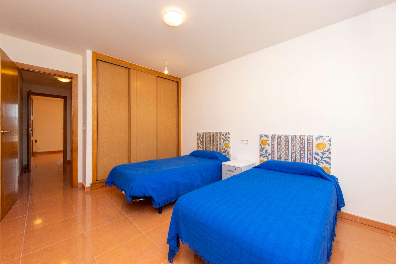 A7228: Apartment with terrace with beautiful views of the sea... in Raxo, 50 meters from the beach