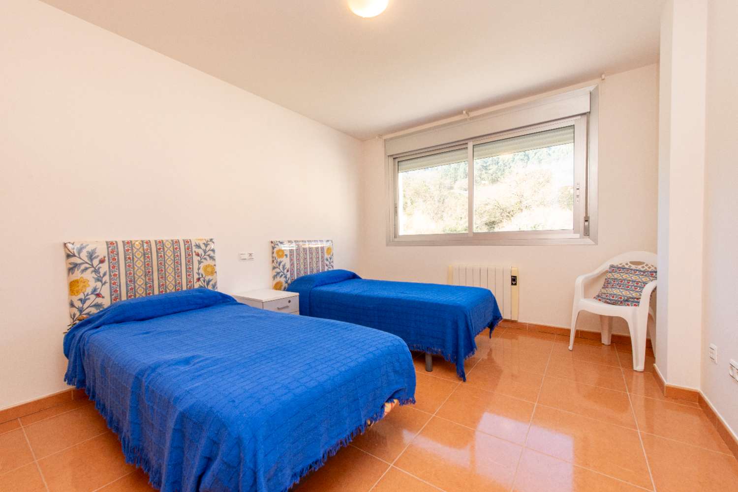 A7228: Apartment with terrace with beautiful views of the sea... in Raxo, 50 meters from the beach