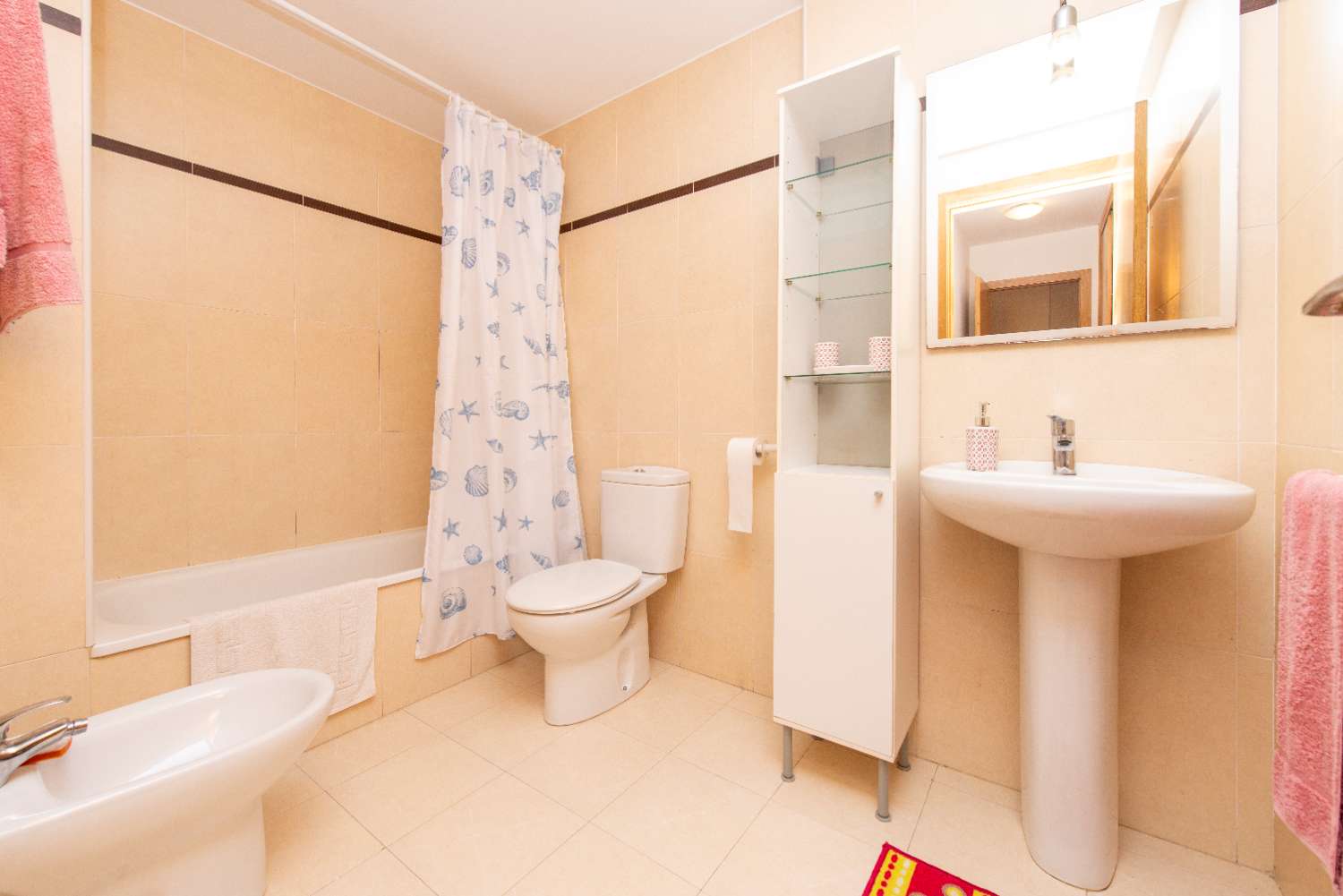 A7228: Apartment with terrace with beautiful views of the sea... in Raxo, 50 meters from the beach