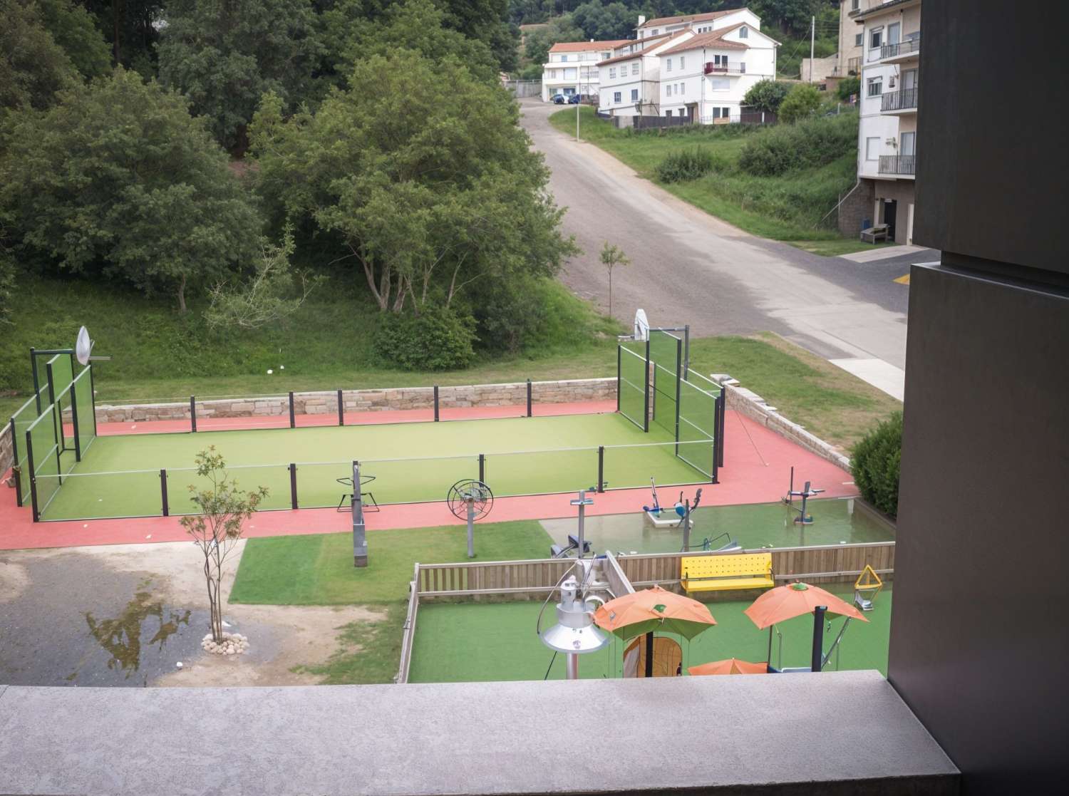 A7228: Apartment with terrace with beautiful views of the sea... in Raxo, 50 meters from the beach