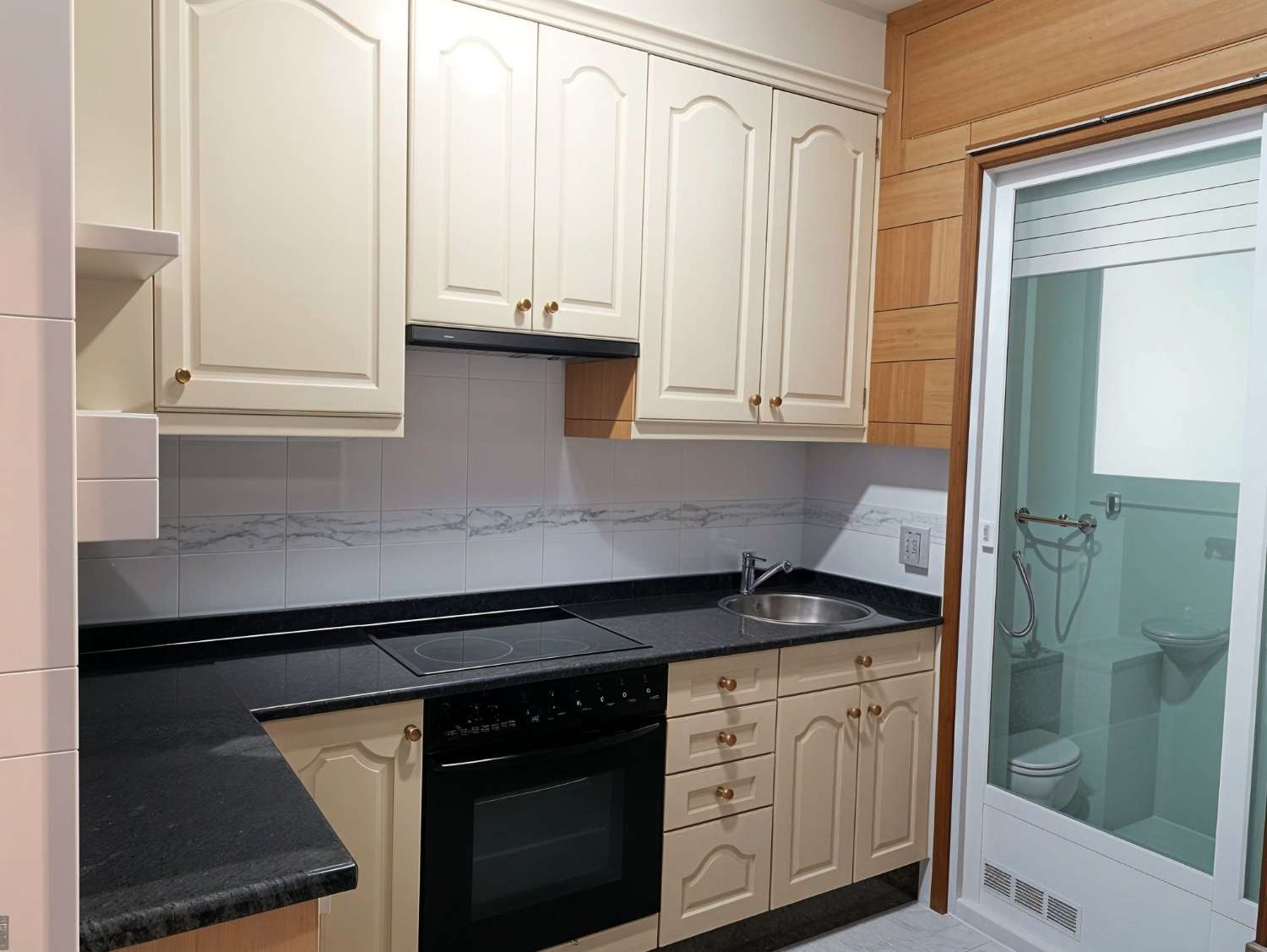 A7252: Sanxenxo: Wohnung mit Terrasse bis Fassade, nur wenige Meter vom Meer entfernt...