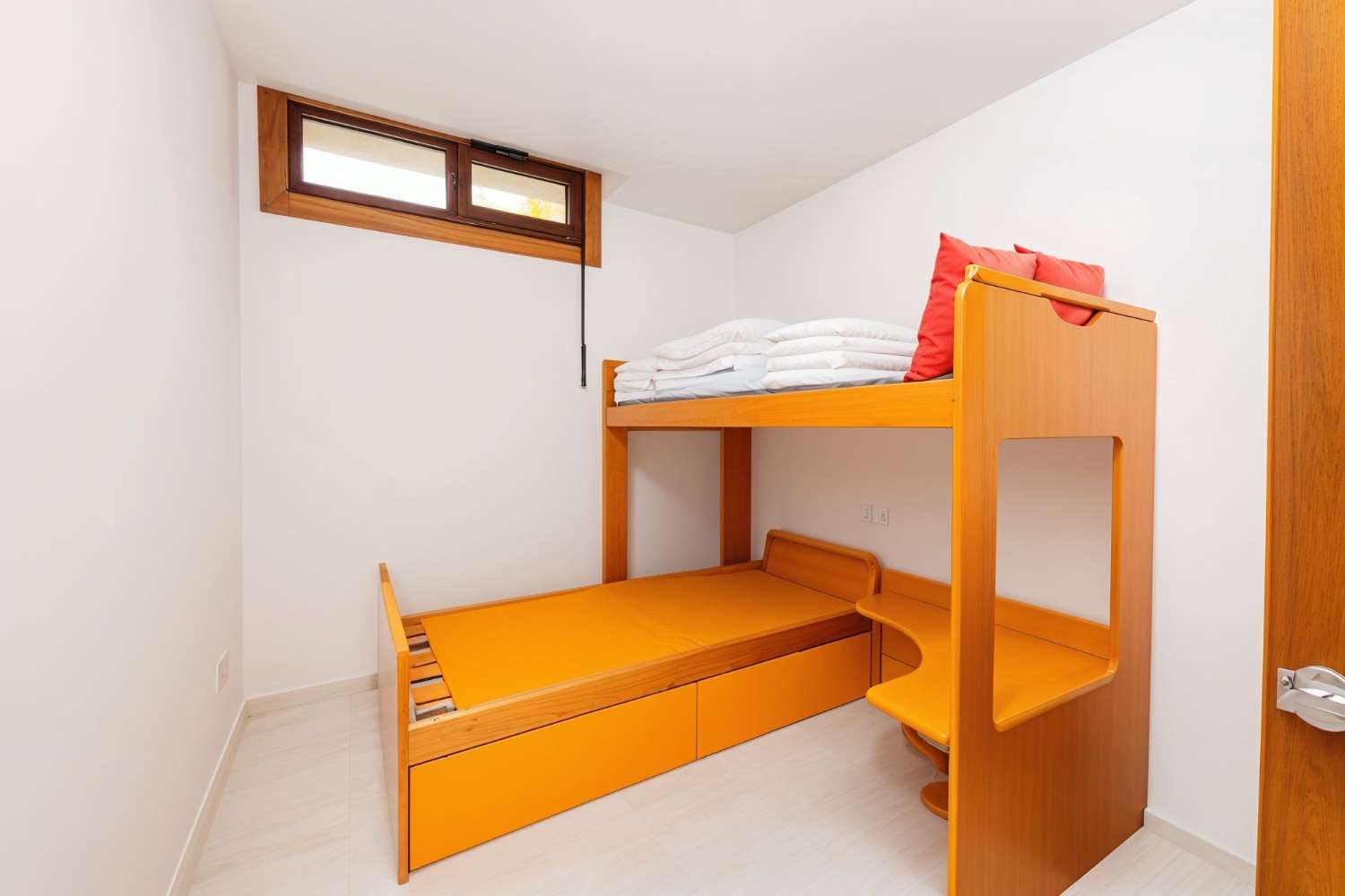 A7256: Aparthotel Raeiros en primera linea, playa Raeiros, San Vicente do Mar...