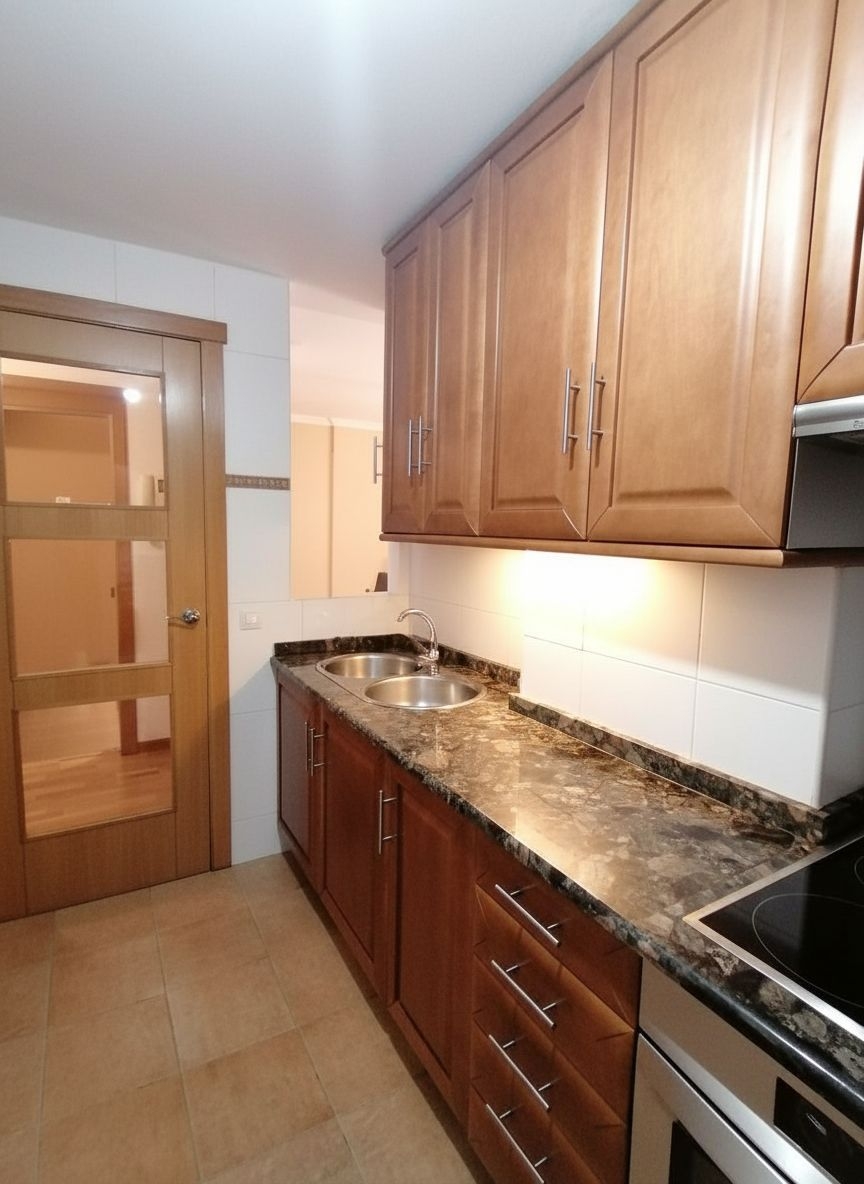 Raxo: A7282: **Magnifik lägenhet med terrass och havsutsikt** Upptäck detta spektakulära hem som kombinerar komfort, stil och hisnande vyer. Eller