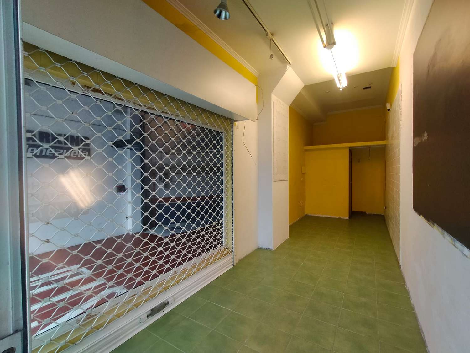 Local comercial en venta a escasos mts del Hospital Provincial