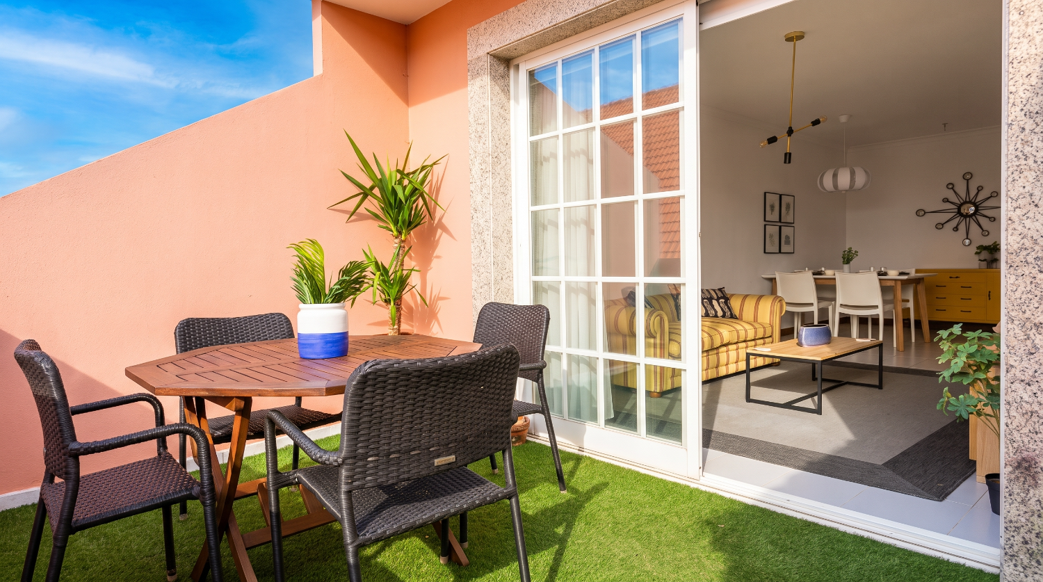 Sanxenxo: A7312: Apartment with terrace 20 meters from the sea...